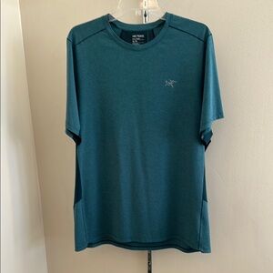 Arc'teryx Men's Blue T-Shirt